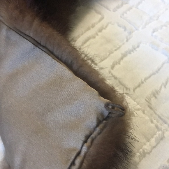 Mink Stole - Picture 6 of 7